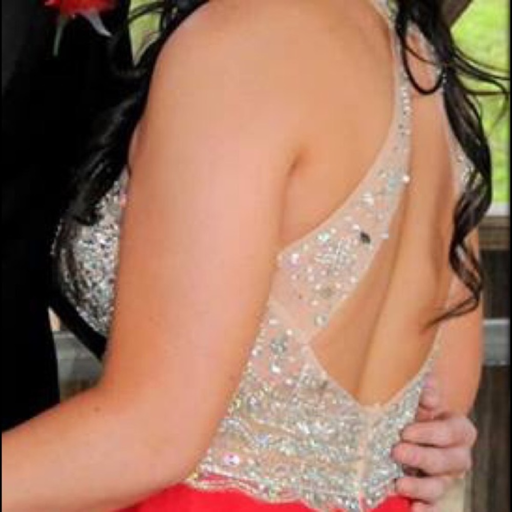 Prom dress - Picture 2 of 8